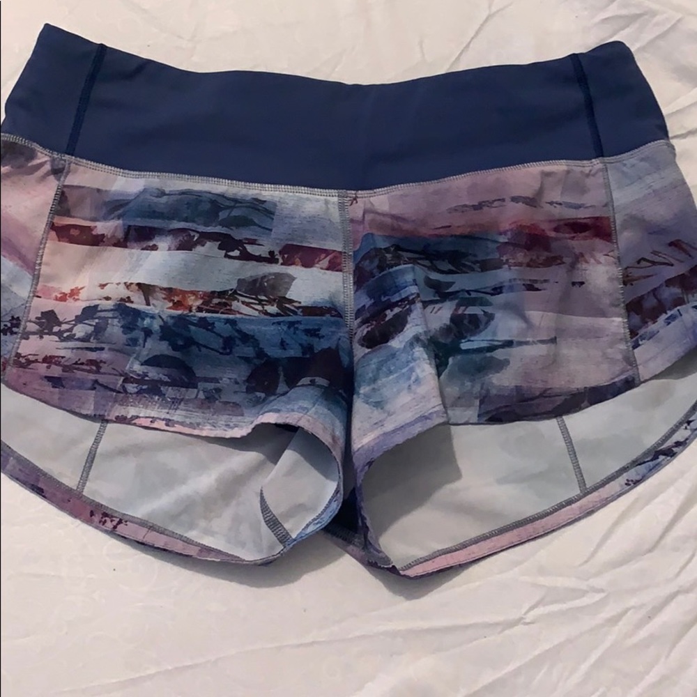 New w/o tag lululemon 2.5 shorts sz 4